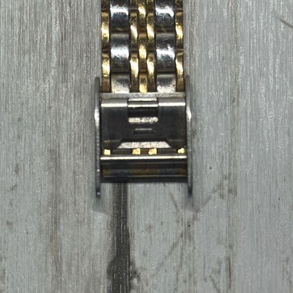 Vintage Timex Watch Womens Stainless Steel Silver Gold Water Resistant Quartz 68 - Picture 2 of 12